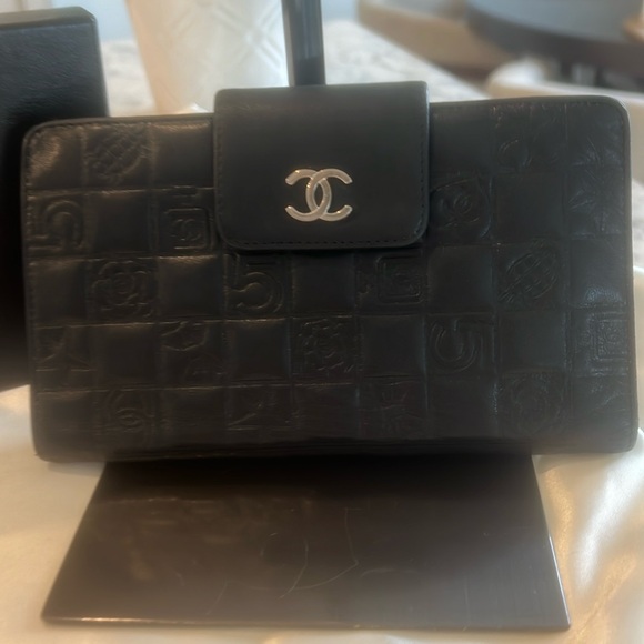 CHANEL Wallet Vintage Unique Design Blk Includes Box - Picture 1 of 9